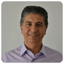 Kasra-Hushmand-smiling-wearing-off-white-collar-shirt1
